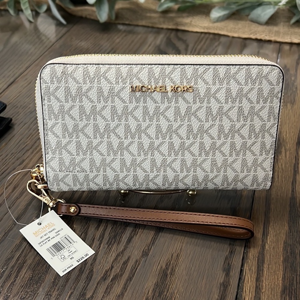 Michael Kors 2-pc SET-NEW. Leather Gilly Large tote and wallet - Picture 6 of 8